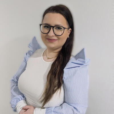 Laura Saliov Laura Saliov