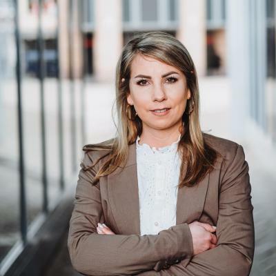 Nicole Lorenz Nicole Lorenz